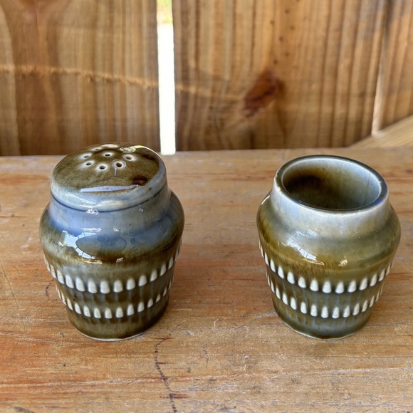 Vintage Wade Irish Porcelain Salt Shaker & Toothpick Holder - Picture 1 of 8